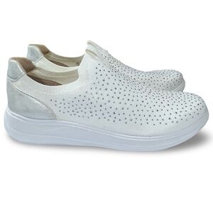 Bzees Twilight Rhinestone Slip-On Sneakers Size 8.5